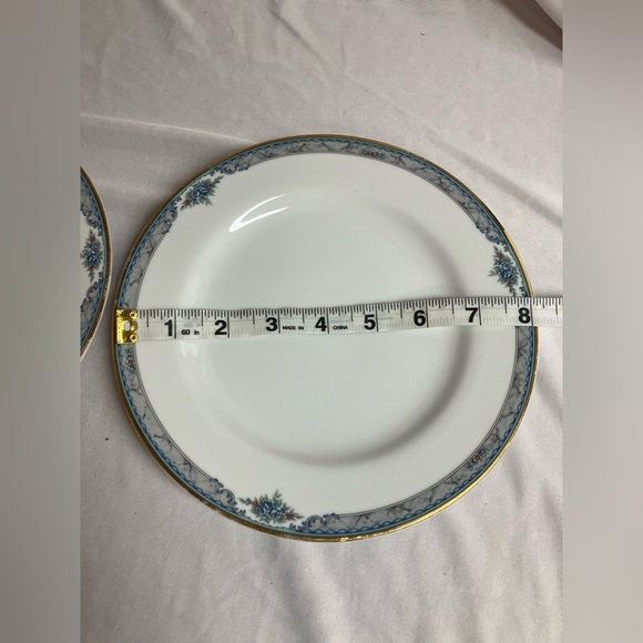 Elegant White Dinner Plates with Blue and Gold Accents - Picture 2 of 6